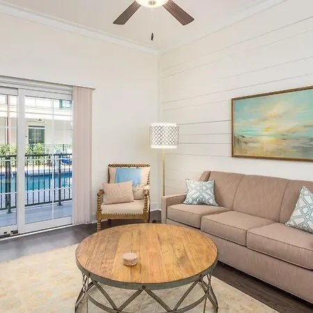 Queen Suite @ 400 Ocean Suites